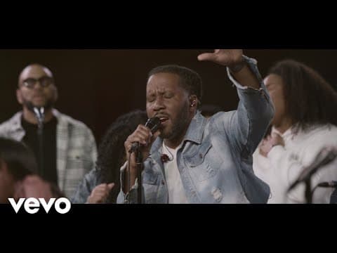 Dry Bones (feat. Vaughan Phoenix, Anna Golden & Kira Daffin) [Official Performance Video]